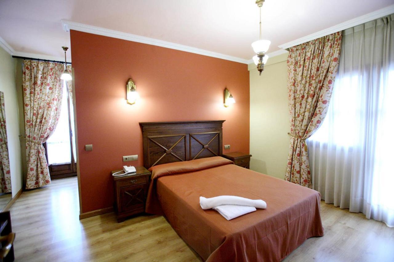 Hotel Imperion Onís Camera foto